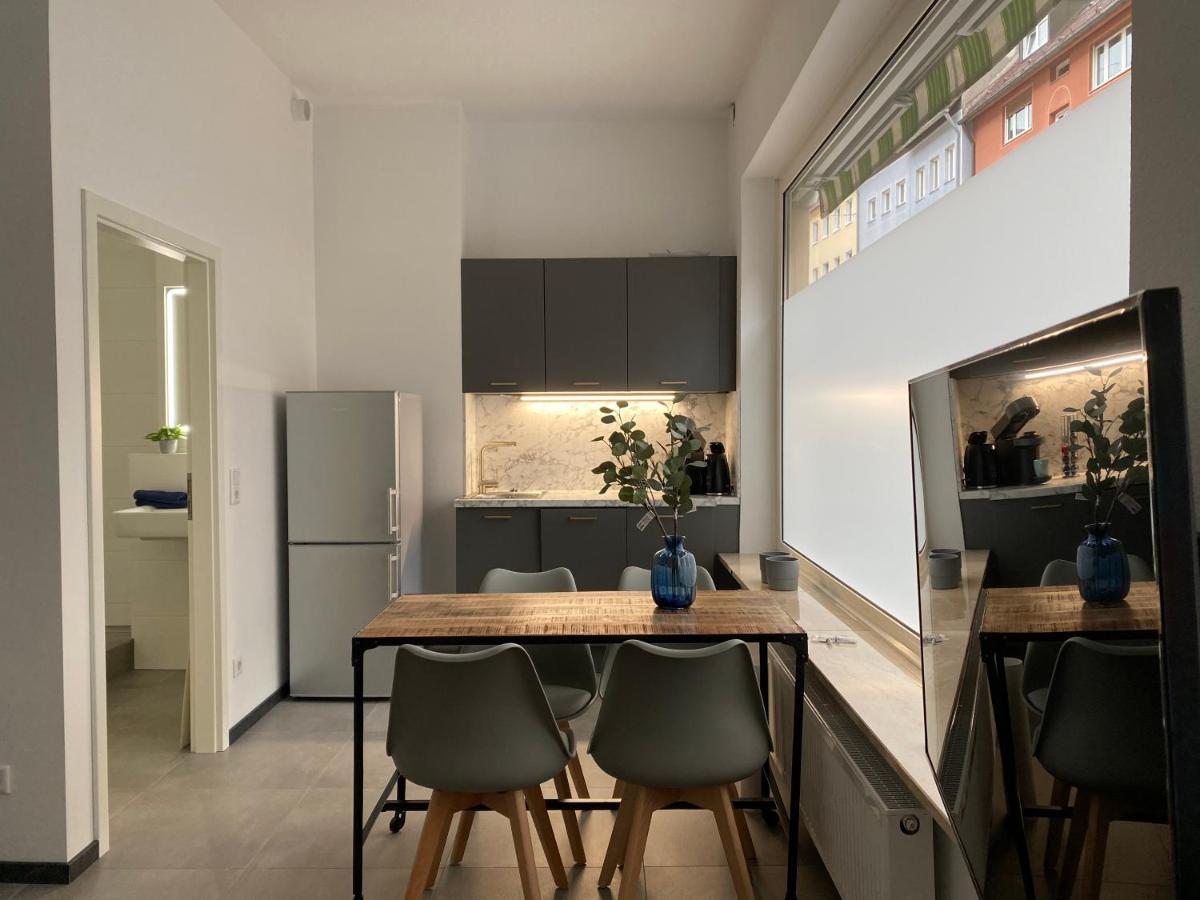 Apartment Modernes 2-zi-apartment In Innenstadt-lage *